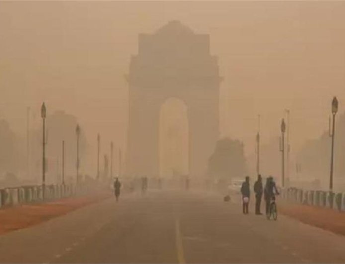 दिल्ली-NCR में ठंड और प्रदूषण का डबल झटका, बवाना में AQI 400 पार, सांस लेना हुआ मुश्किल